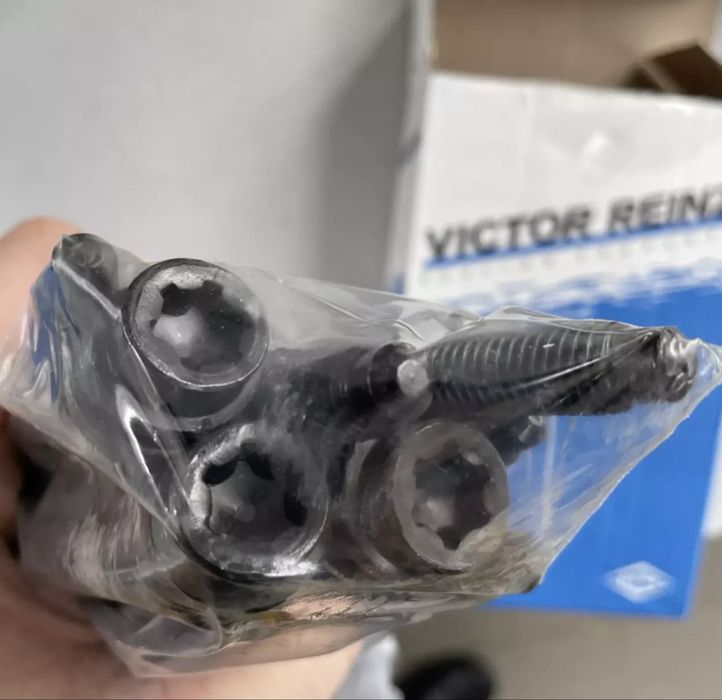 VAG Volkswagen golf caddy Audi Skoda octavia Болт ГБЦ М10 Victor reinz