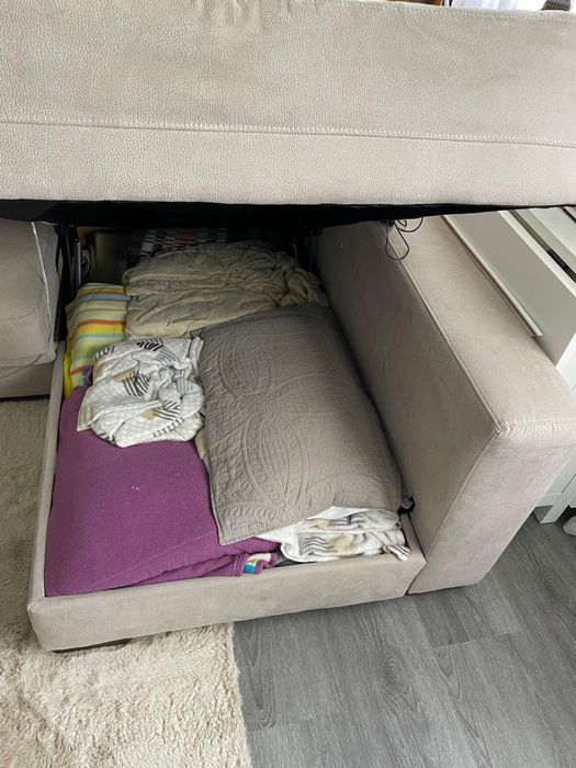 Sofá Chaise Longue Bege com Arrumação
