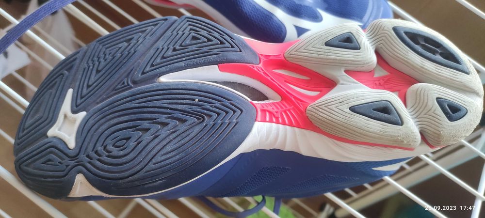 Волейбольные кроссовки mizuno 42-43