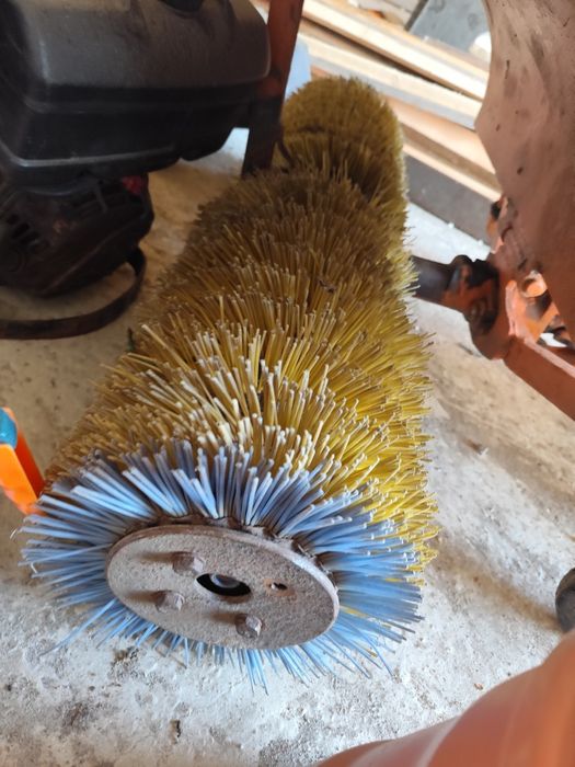 Zamiatarka spalinowa