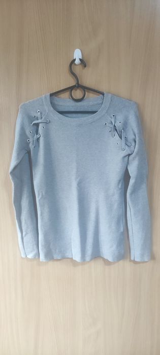 Damski sweter z długim rękawem