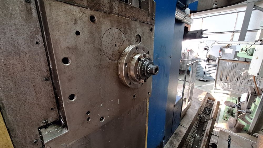 Fresadora de mesa FIL tipo FBM 600 CNC