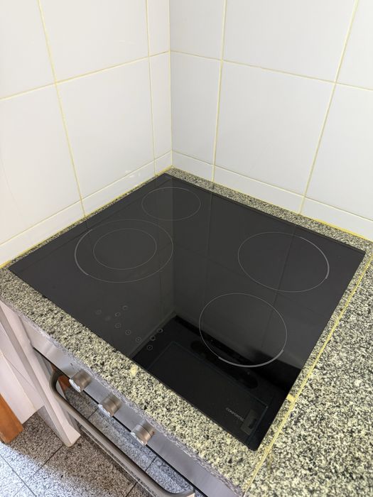 Placa vitrocerâmica + forno