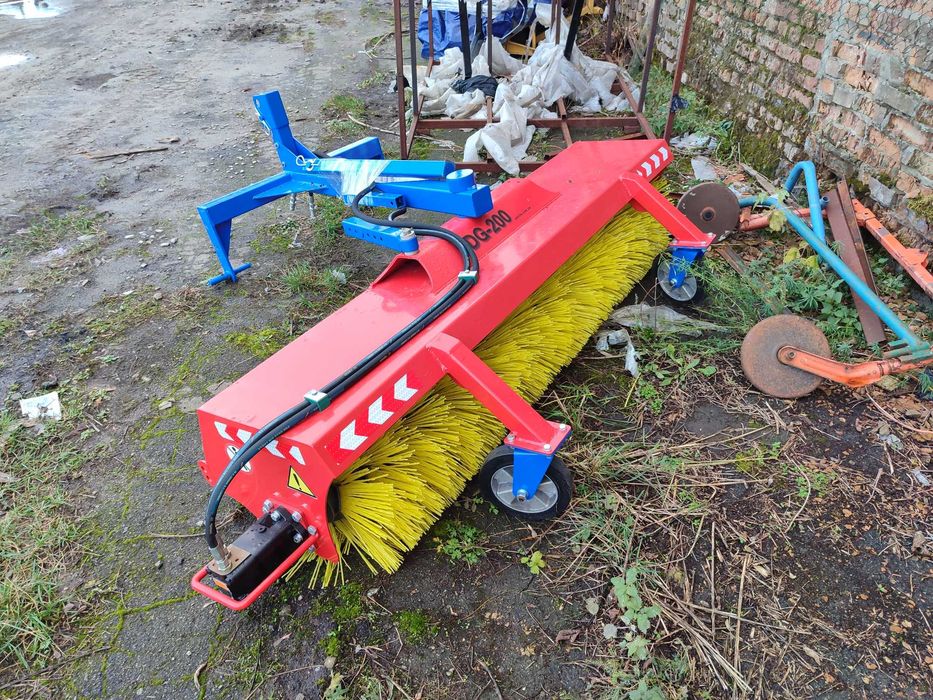 Щетка подметальная 200 см с гидродвигателем для трактора