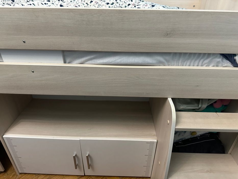 Cama de solteiro alta