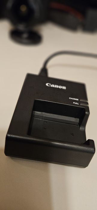 Canon EOS 2000 D