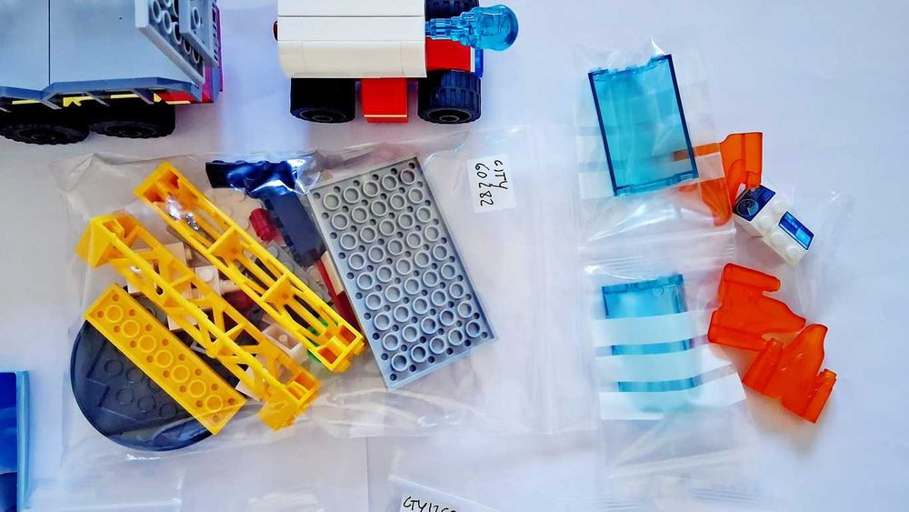 Lego City 60282 Fire Command Unit em peças novas semi montado