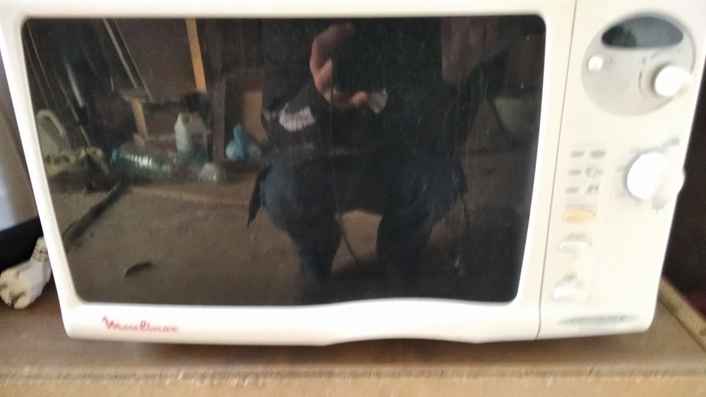 Продам мікрохвильовку по запчастинах