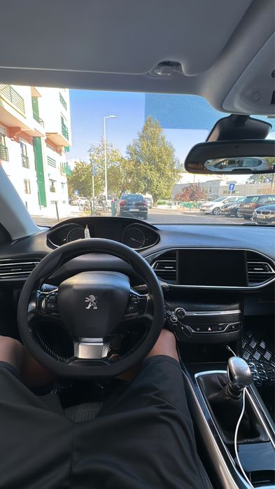 peugeot 308 SW.
