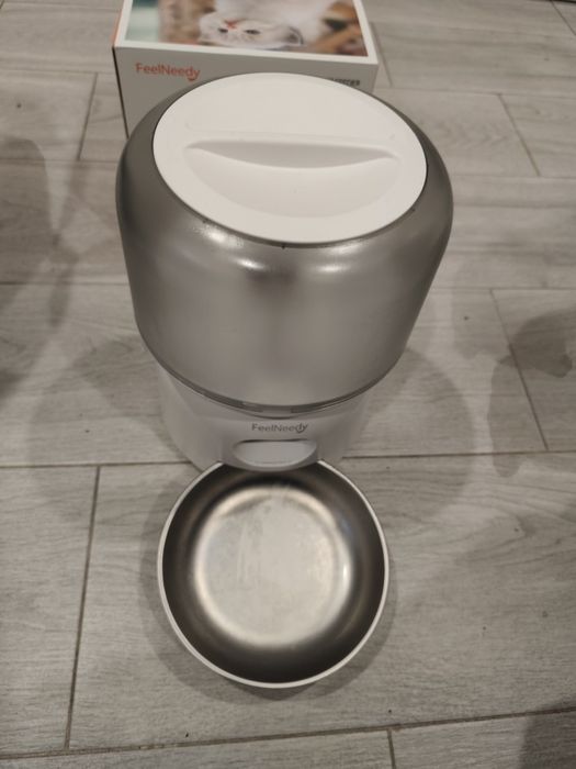 Comedouro Automático para Gatos