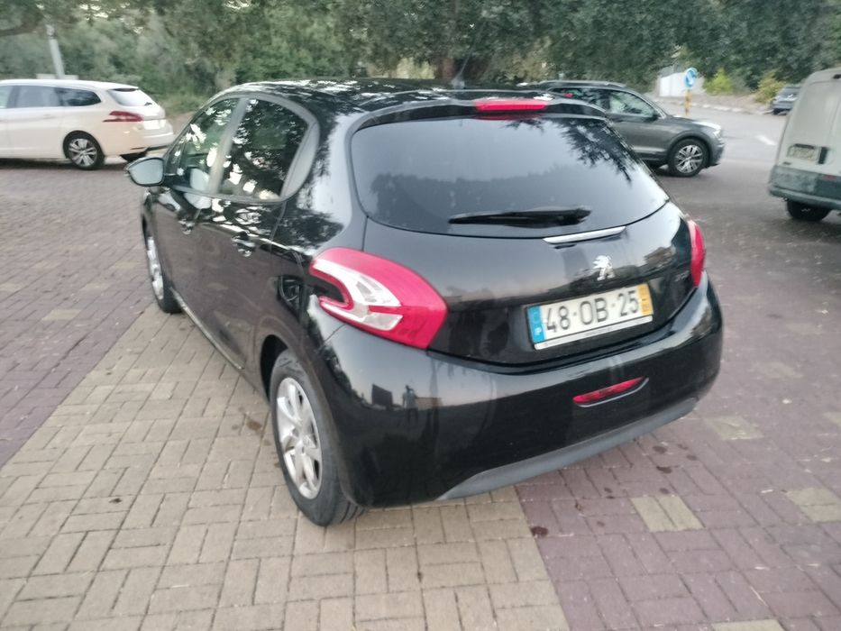 PEUGEOT 208 1.2. — photo 3