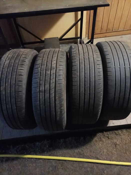 Шини 225/60 R17 Nexen / Continental