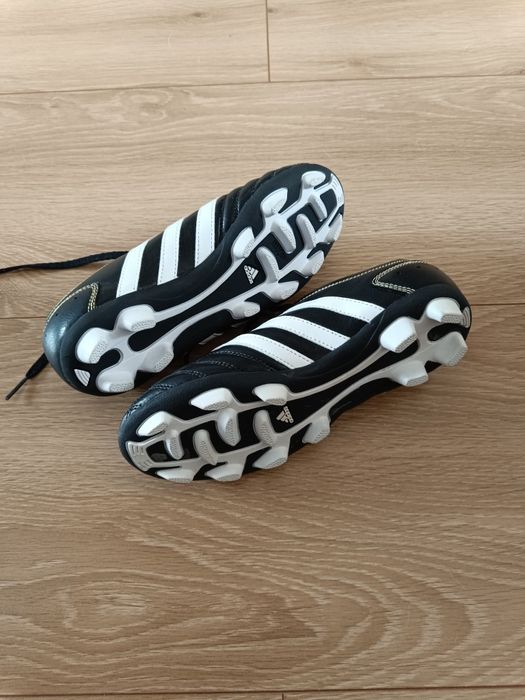 Adidas questra III TRX 929280, rozm 35 1/2, buty do piłki nożnej