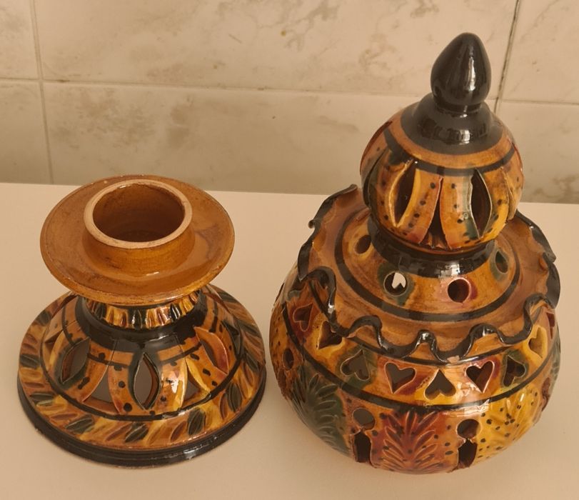 Lanterna / Portavela em Cerâmica Artesanal Rendilhada (20 cm). Nova