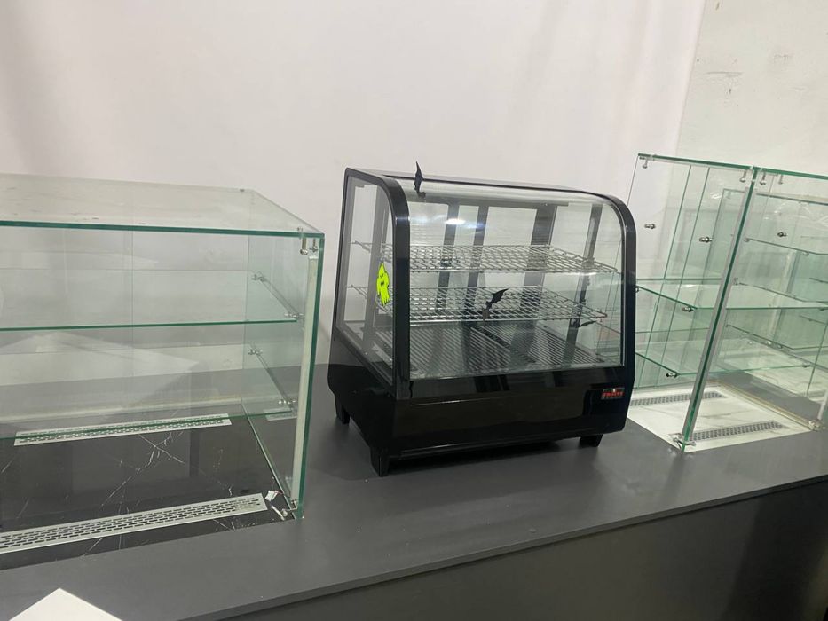 Холодильники, однодверні, дводверні, барні, для мяса, напоїв, пива