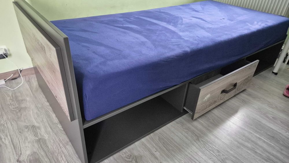 Łóżko z materacem 90x200