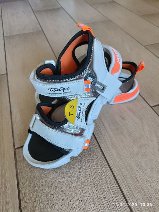 Сандалі на дівчинку 35р