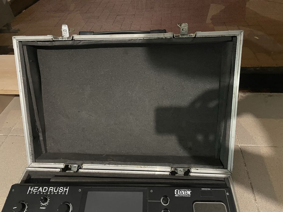 Vendo Headrush Pedalboard com Case