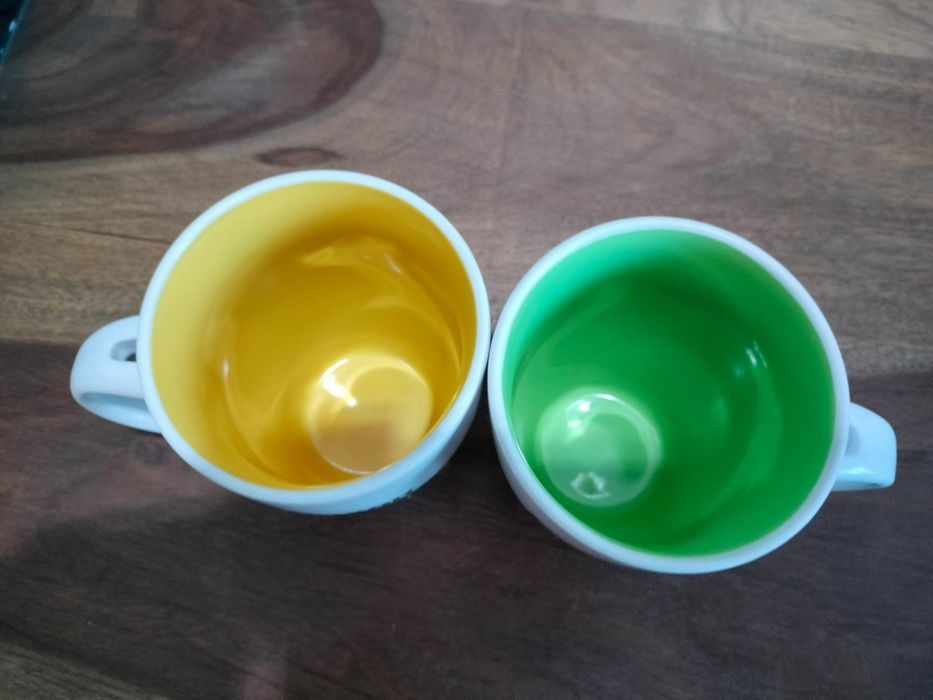 Canecas em loiça bonitas cores