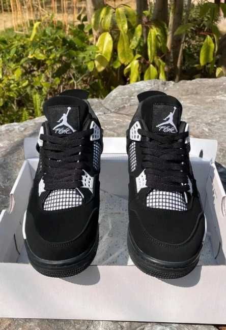 Jordan 4 Retro White Thunder R.43
