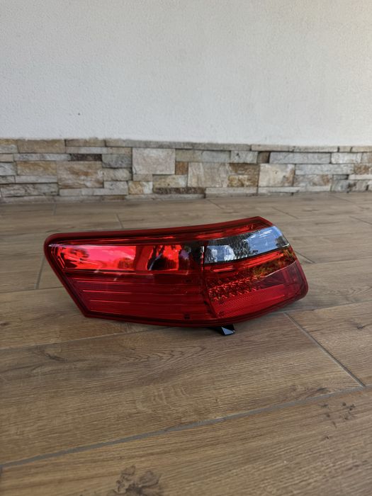 Левый стоп Toyota Camry 40