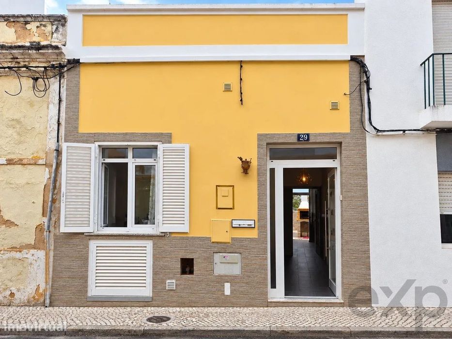 Portimão (centro) Moradia T3+1 com quintal