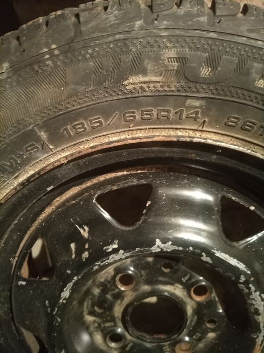 диск  з  покришкою  185/65/14 розболтовка  10'8   5'5