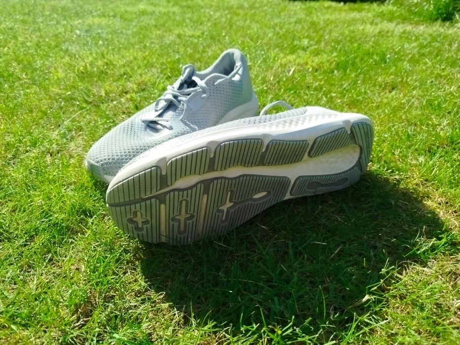Buty do Biagania Under Armour W Charged Pursuit 3