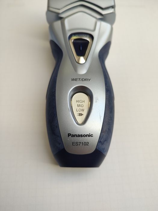 Wodoszczelna golarka męska Panasonic ES7102