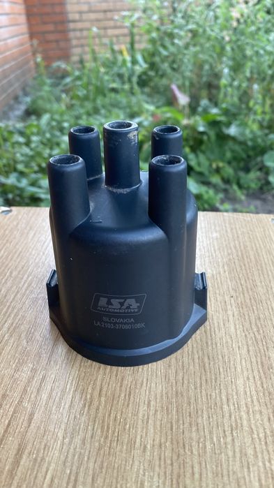 Крышка распрелелителя зажигания на ВАЗ