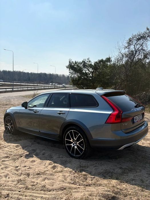 Volvo V90