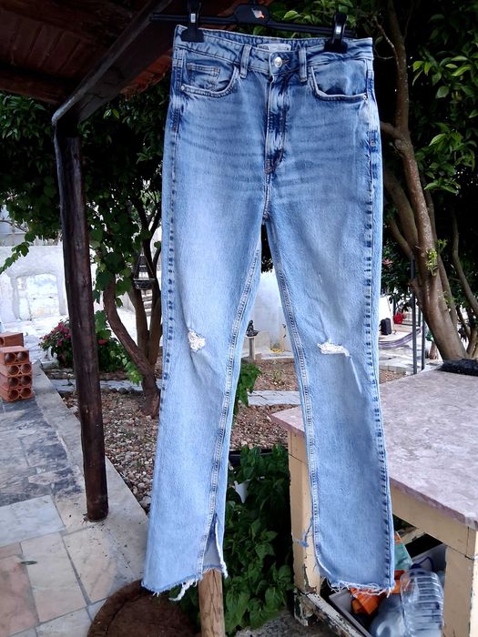 Camisola Zara e Breskha,e calça Zara.