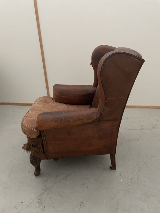 Poltrona de “orelhas” para restauro