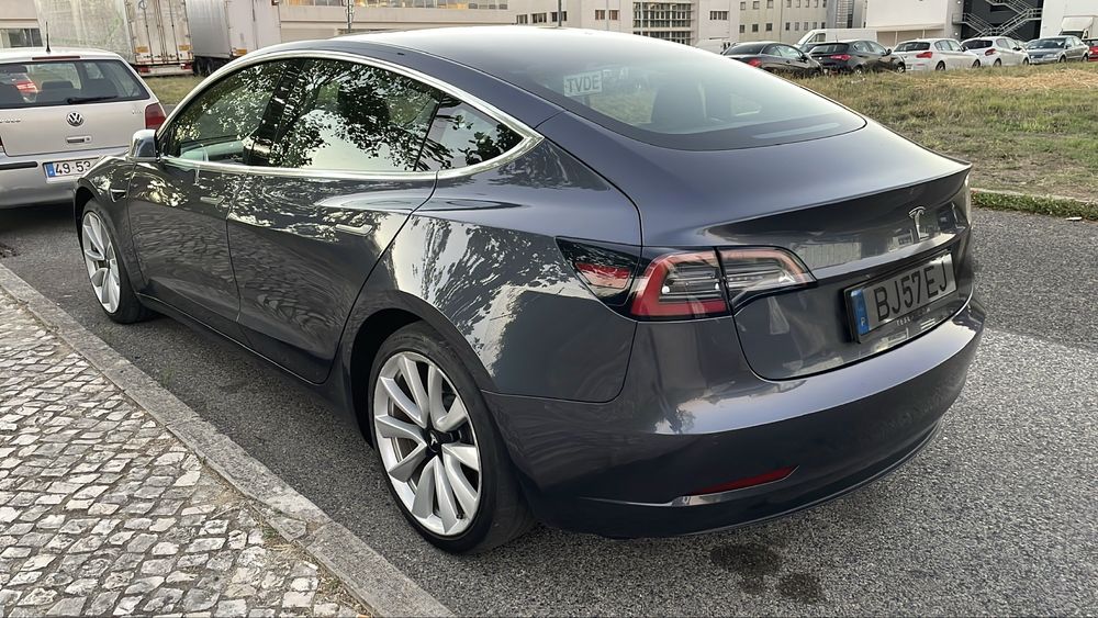 Tesla model 3 2019