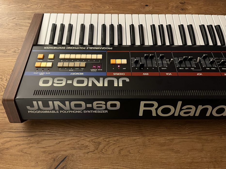 Sintetizador Roland Juno 60