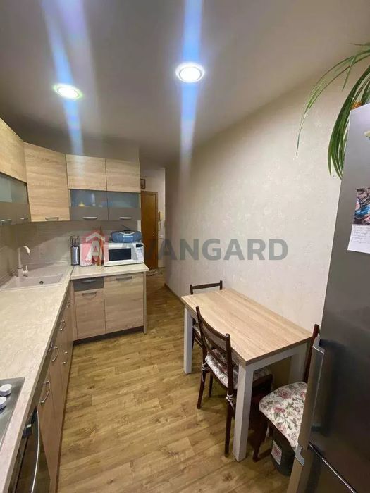 Продам 3-ком. Калиновая,свет есть