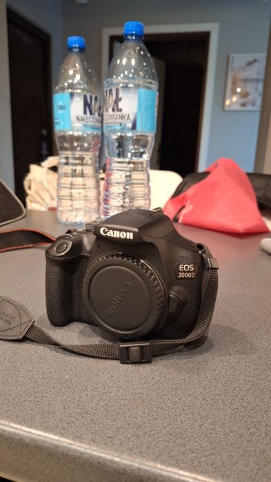 Canon eos 2000D niesprawny