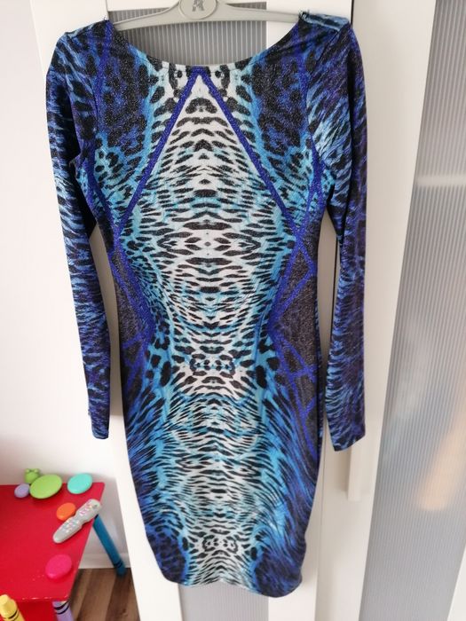 Sukienka Lipsy projektu Kim Kardashian na sylwester