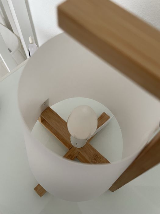 Candeeiro de mesa montessori