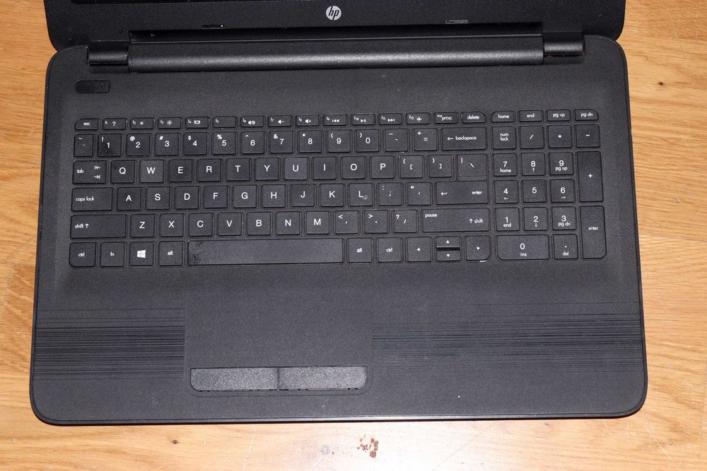 Laptop HP 250 G4 i3 4GB RAM Dysk SSD 128GB Win 10