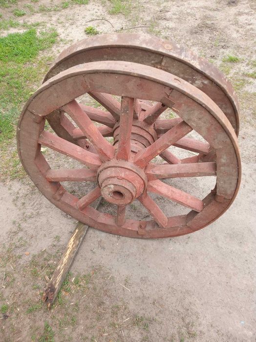 Продам деревяні колеса для кінського возу в налічії 5 коліс