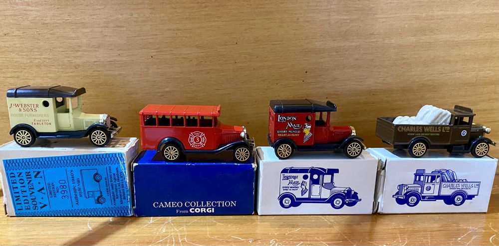 Carrinhos de várias marcas