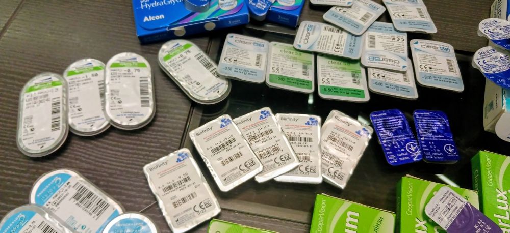 Контактні лінзи розпродаж AirOptix Biofinity Optima Clear lux