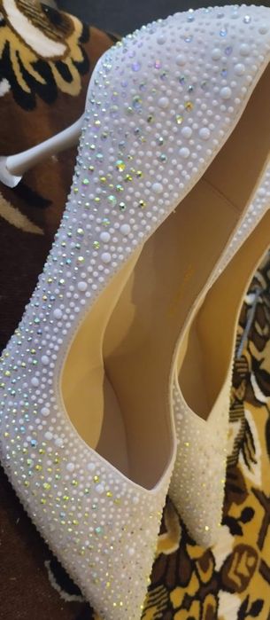 Весільні, нарядні туфлі 38р 24,5 по устілці