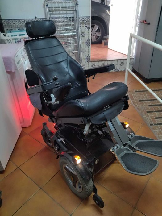Cadeira de rodas eléctrica Permobil C300