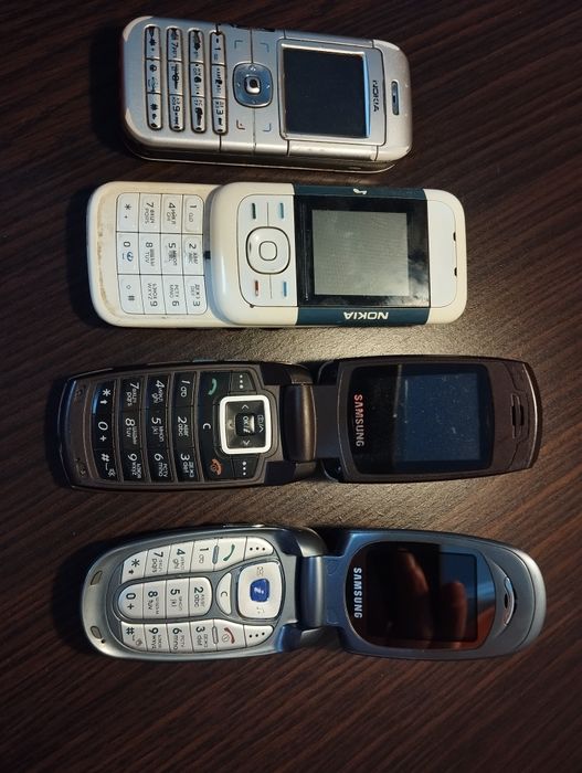 Телефон  Nokia старенький