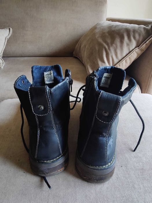 Botas Mustang tam. 43 em  bom estado