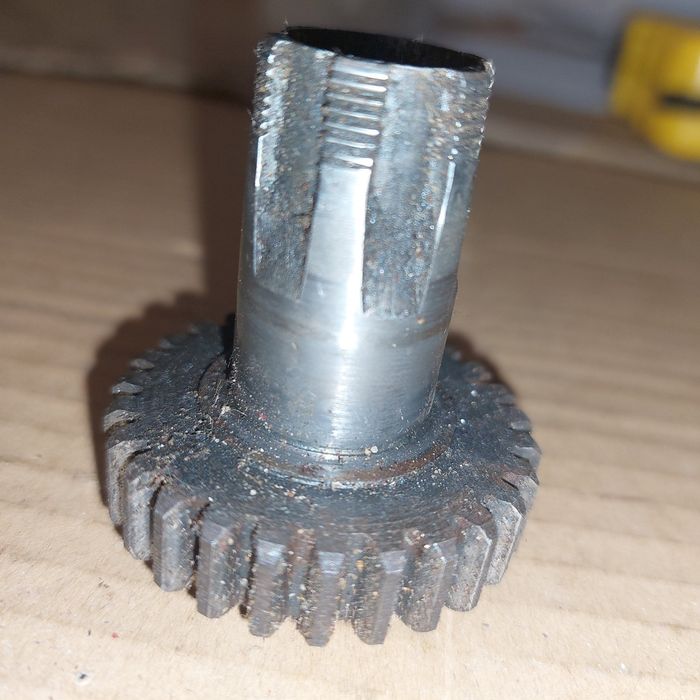 Oryginal zmd walek zdawczy skrzyni biegów silnika wsk125 prl  lelek