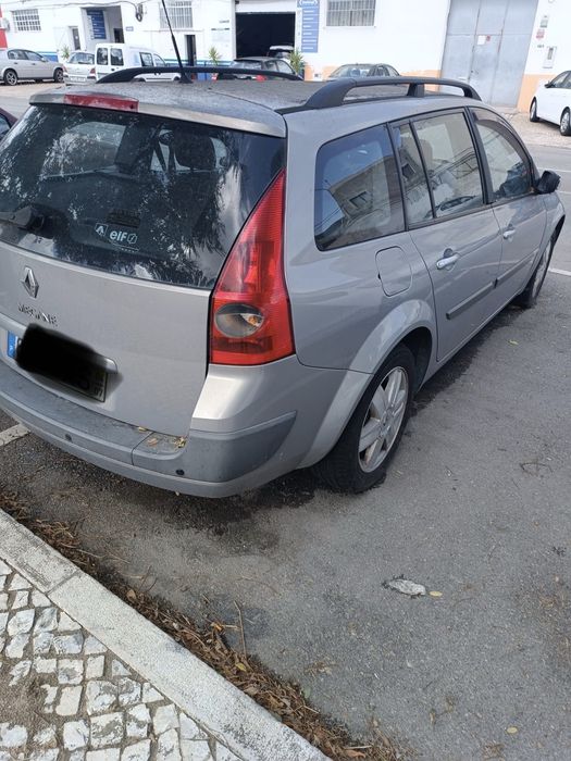 Renault Megane 1.9 dCi 2004 - PARA PEÇAS OU REPARAR