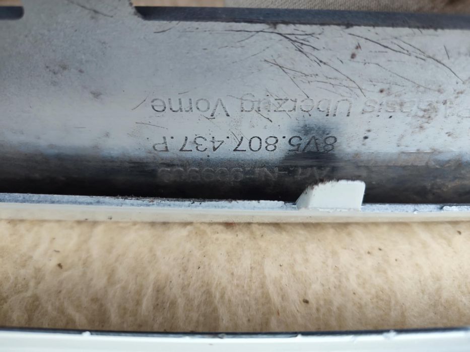 Zderzak przedni przód Audi A3 8V lift fl sedan 8V5.807.437P LC9A